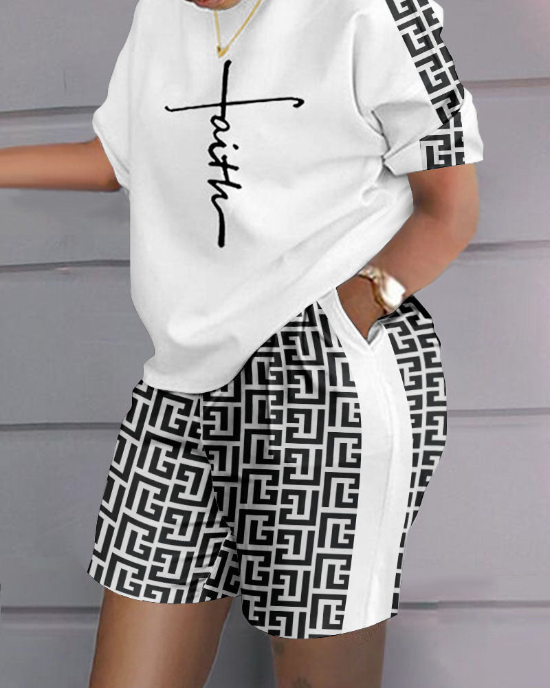 😍 Modny damski garnitur casual w stylu hip-hop (top + spodenki)
