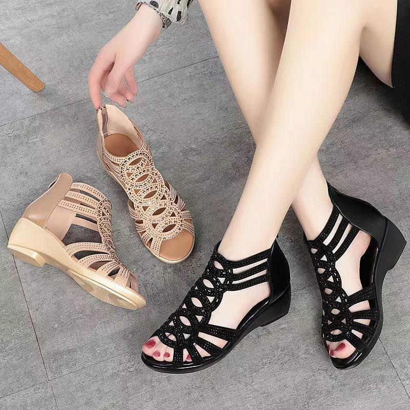 🔥【Kup 1, a 1 dostaniesz gratis】👡【35-42】Nowe modne sandały damskie w jednolitym kolorze 2025