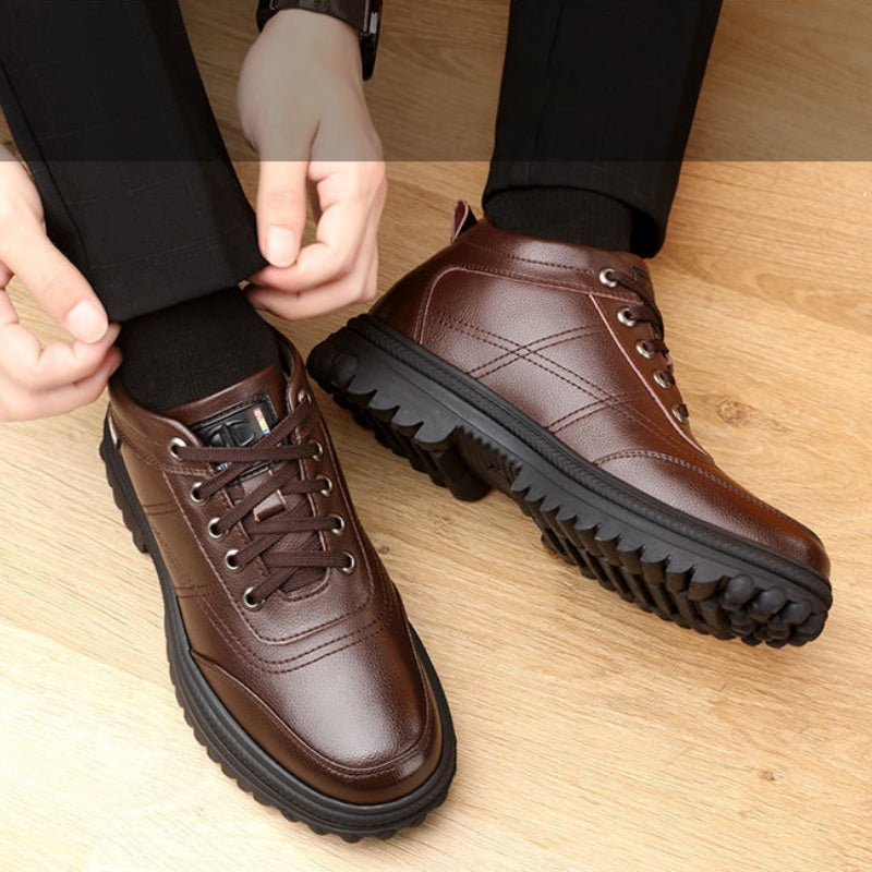 🔥🔥【39-44】✨Preventa de invierno✨Botas de cuero para hombre con forro cálido – Suela gruesa, antideslizante e impermeable, comodidad y abrigo para los días fríos de invierno.